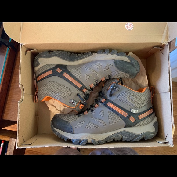 SOLD Men’s Merrell Outright Edge Mid WTPF - Picture 6 of 6